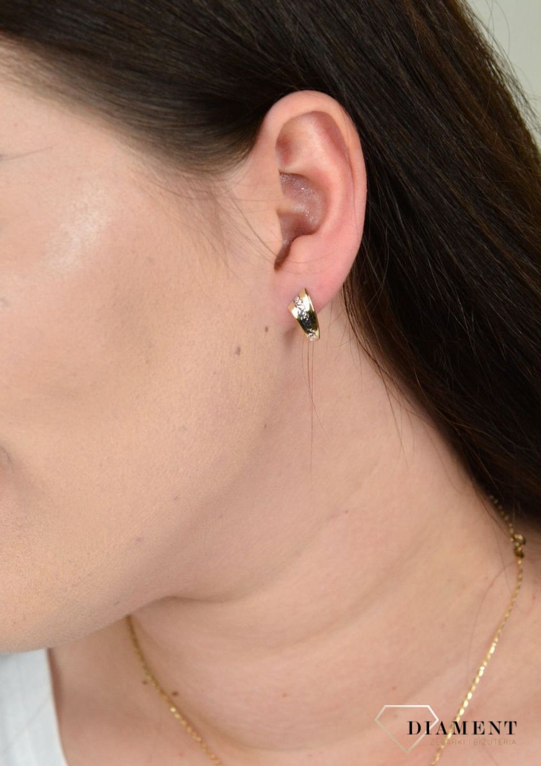 Złote kolczyki na prezent z białym złotem przez środek KL 7368.jpg